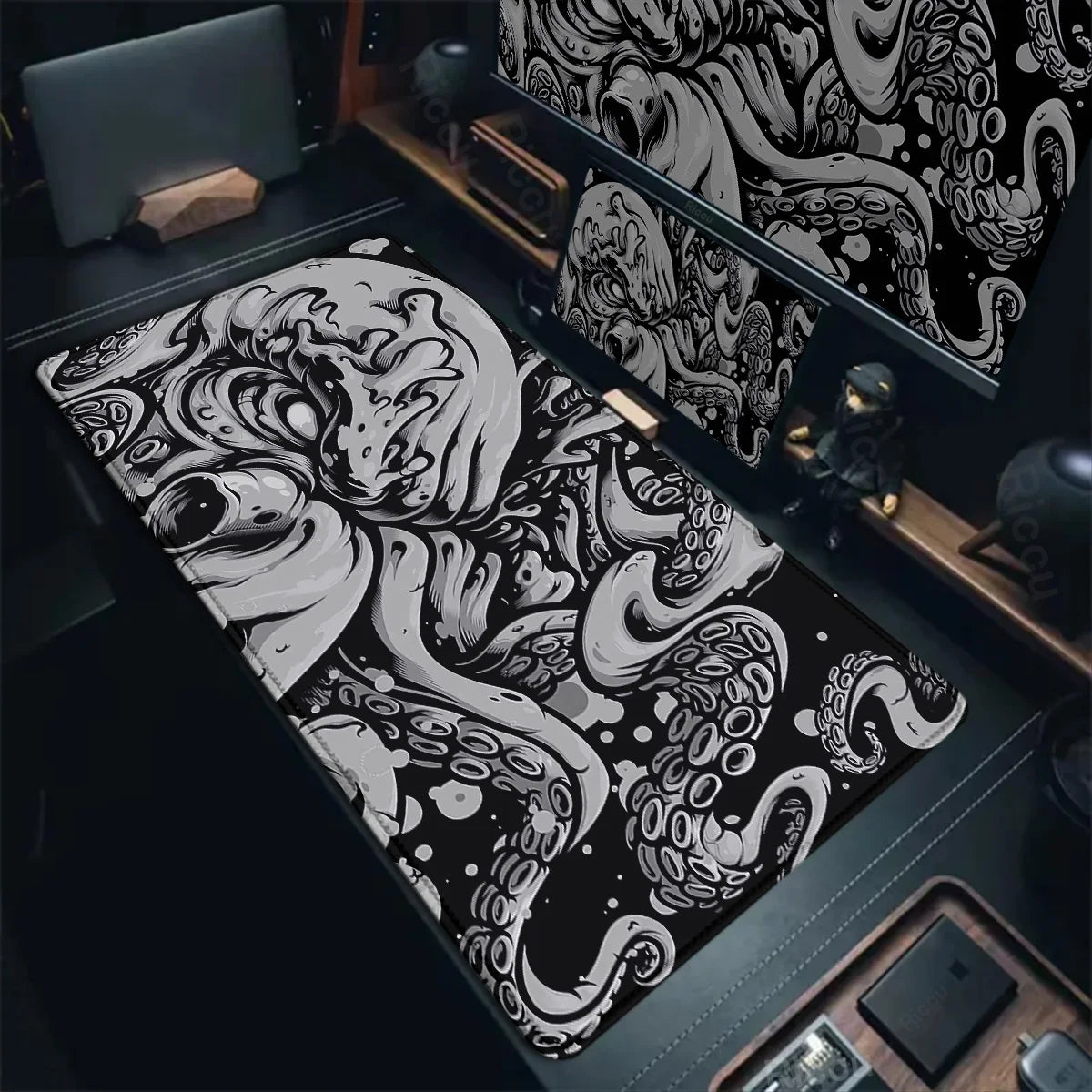 Octopus Monster XXL Gaming Mouse Pad – RGB Desk Mat